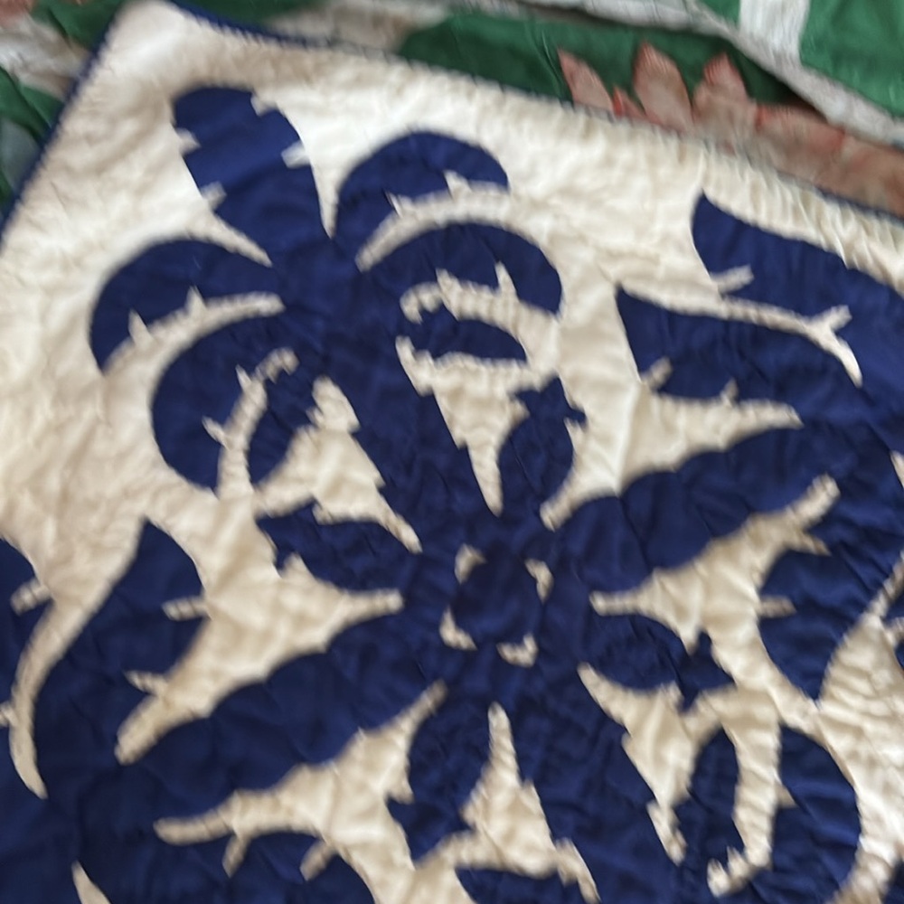 Palm Tree Hawaiian Quilt & Appliquéd Pillow Cover - Picture 3 of 4